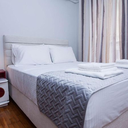 Central 2 Bd Apt With Balcony By Monastiraki Афины Экстерьер фото