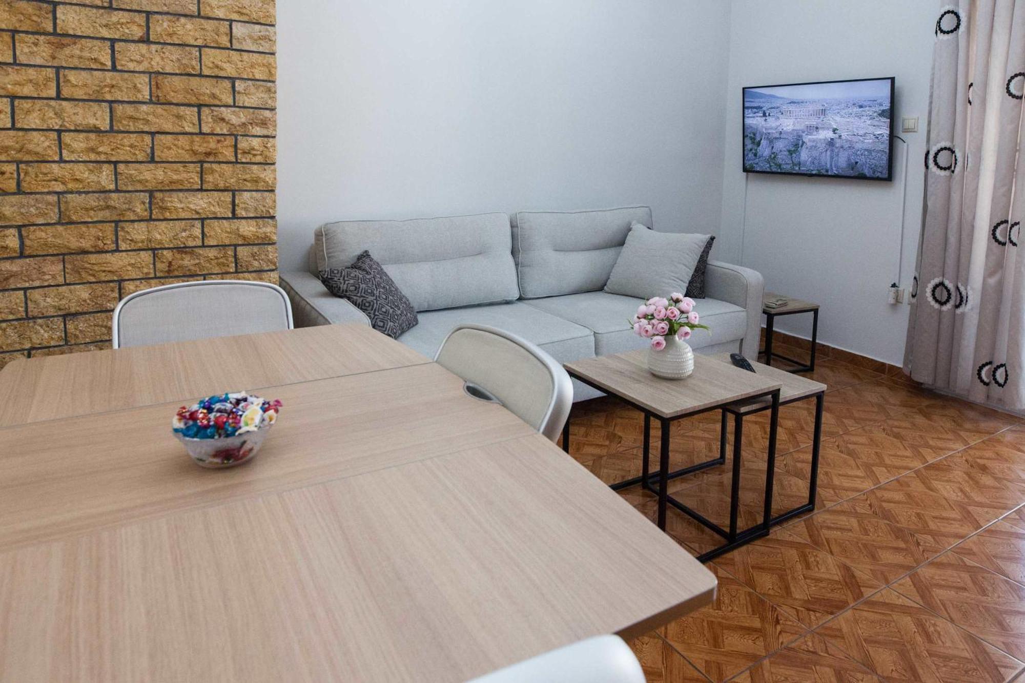 Central 2 Bd Apt With Balcony By Monastiraki Афины Экстерьер фото