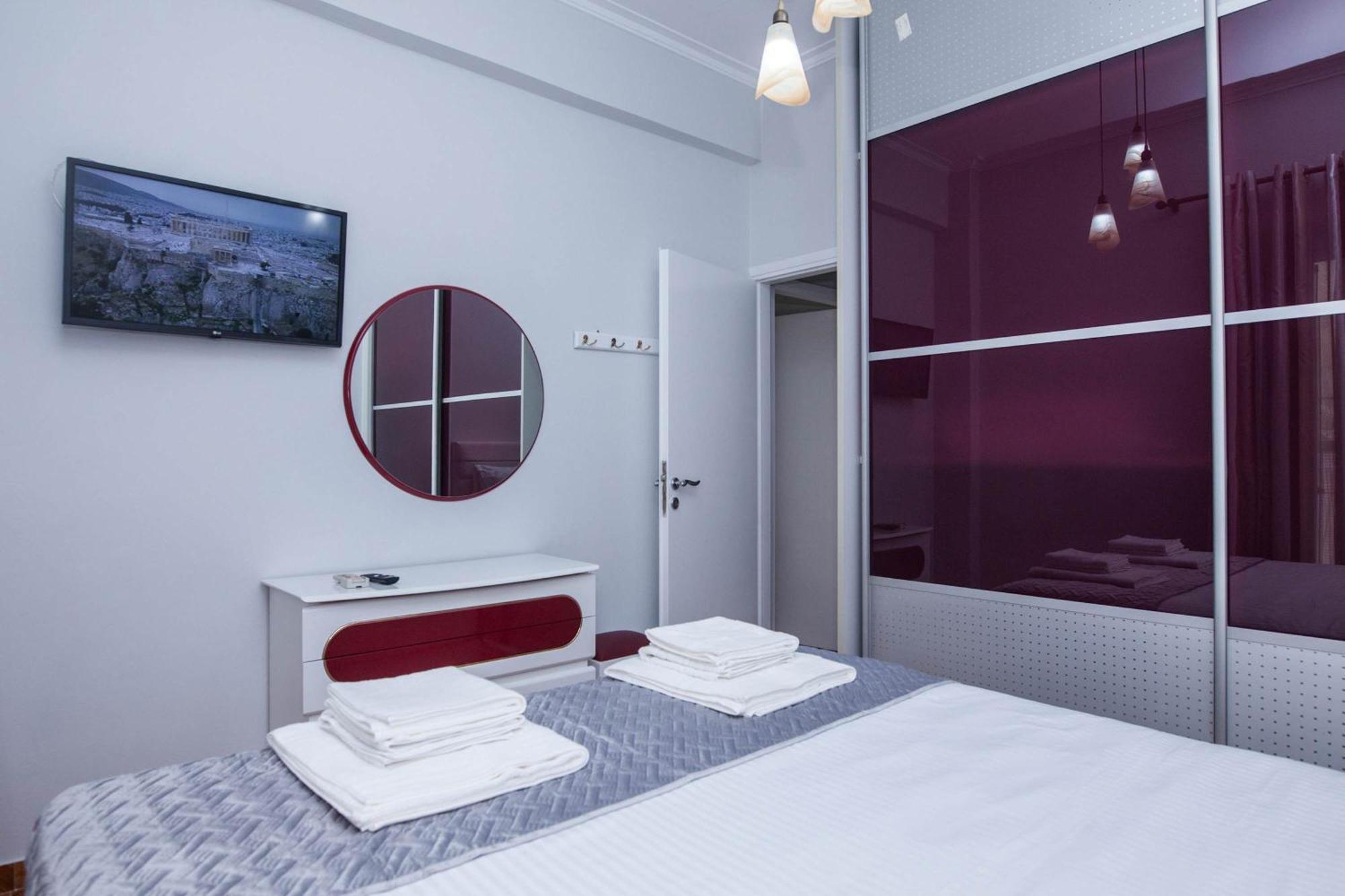 Central 2 Bd Apt With Balcony By Monastiraki Афины Экстерьер фото