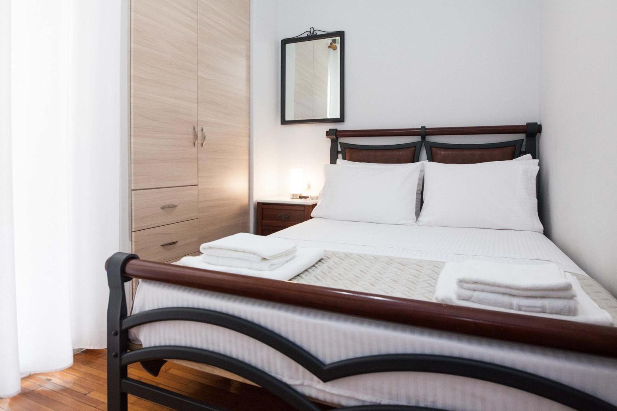 Central 2 Bd Apt With Balcony By Monastiraki Афины Экстерьер фото