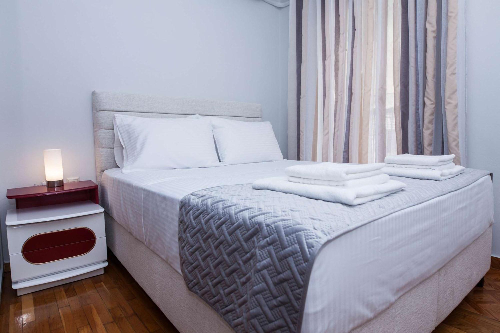 Central 2 Bd Apt With Balcony By Monastiraki Афины Экстерьер фото