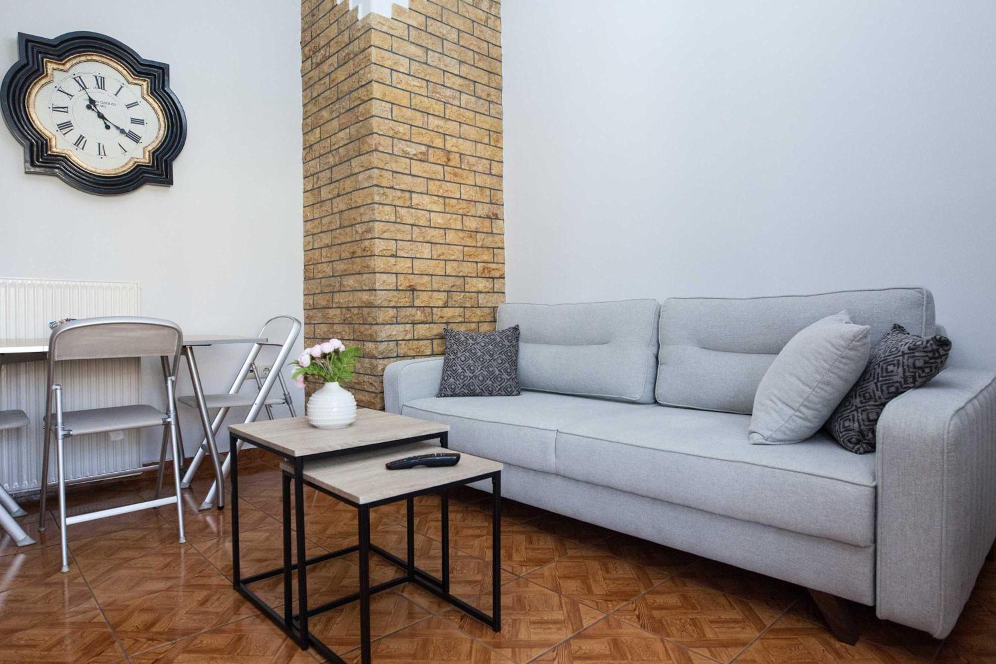 Central 2 Bd Apt With Balcony By Monastiraki Афины Экстерьер фото